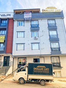 Bahçe ve teras alanı için estetik ahşap pergola uygulaması